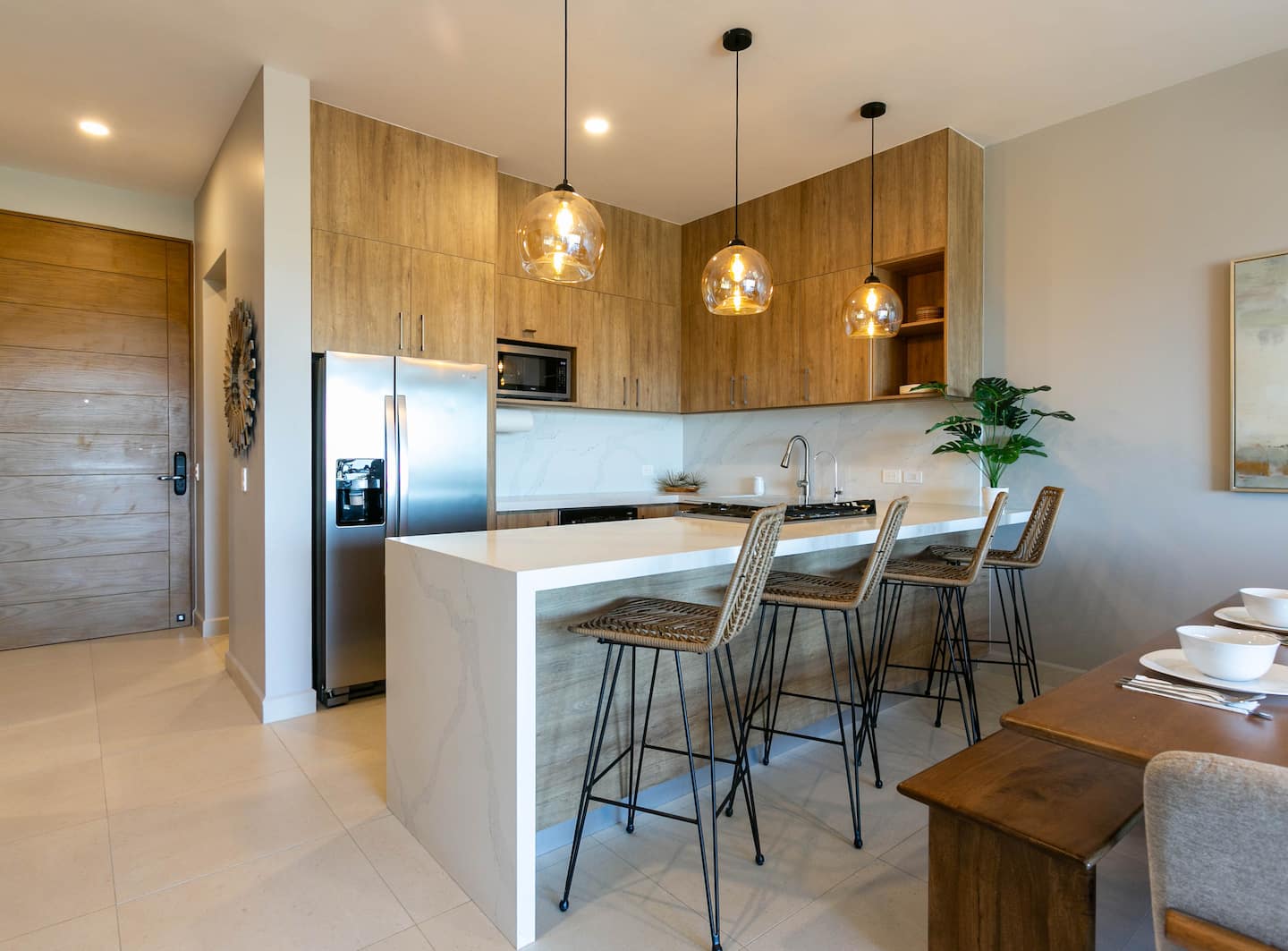 Modern 2BR with Ocean Views — photo 2