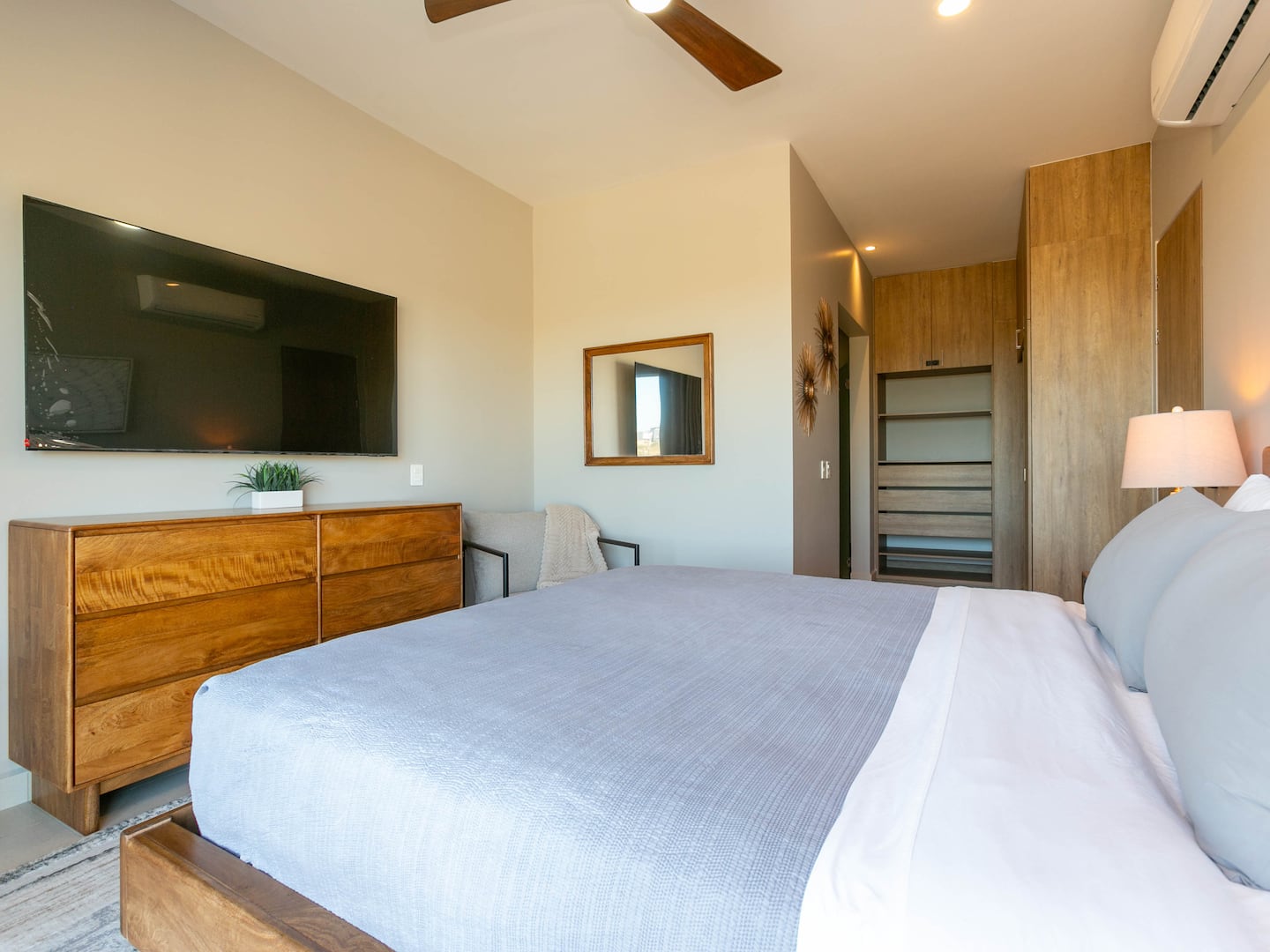 Modern 2BR with Ocean Views — photo 16