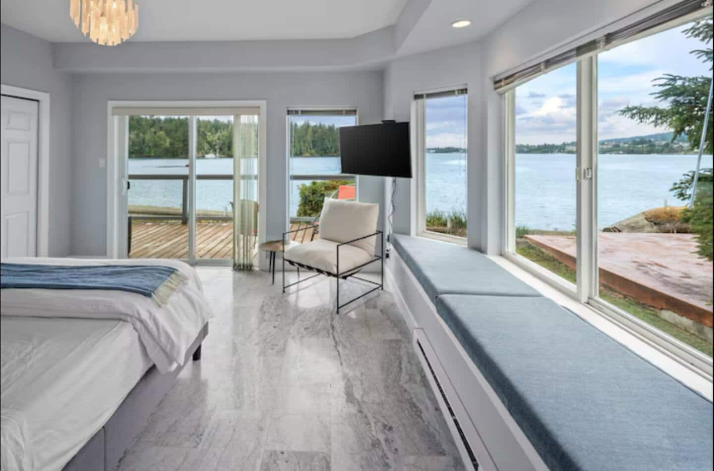 Sooke's Ocean Point Retreat — photo 2