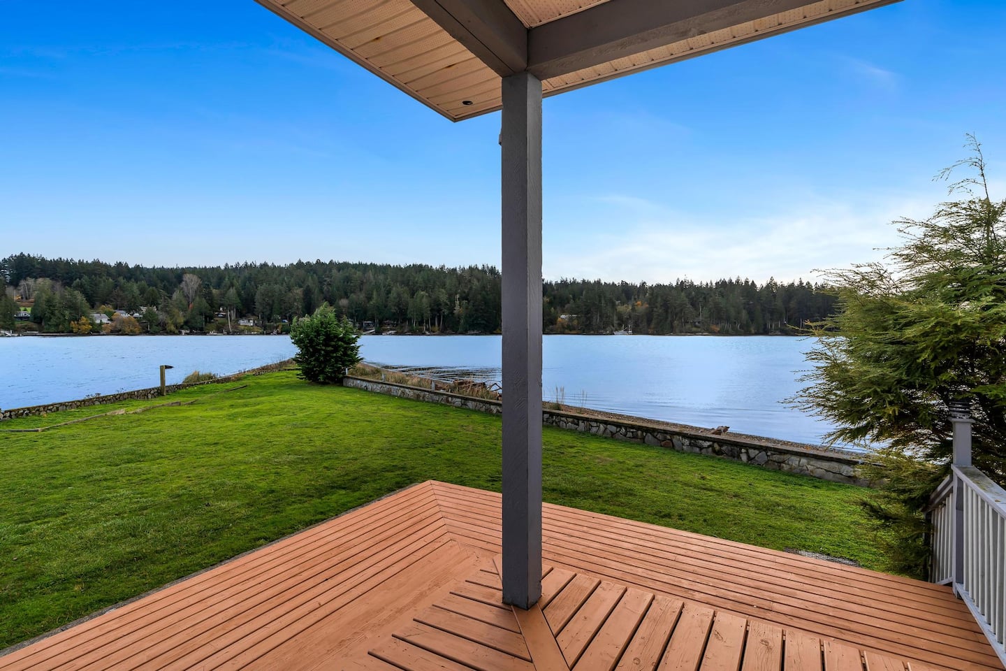 Sooke's Ocean Point Retreat — photo 26
