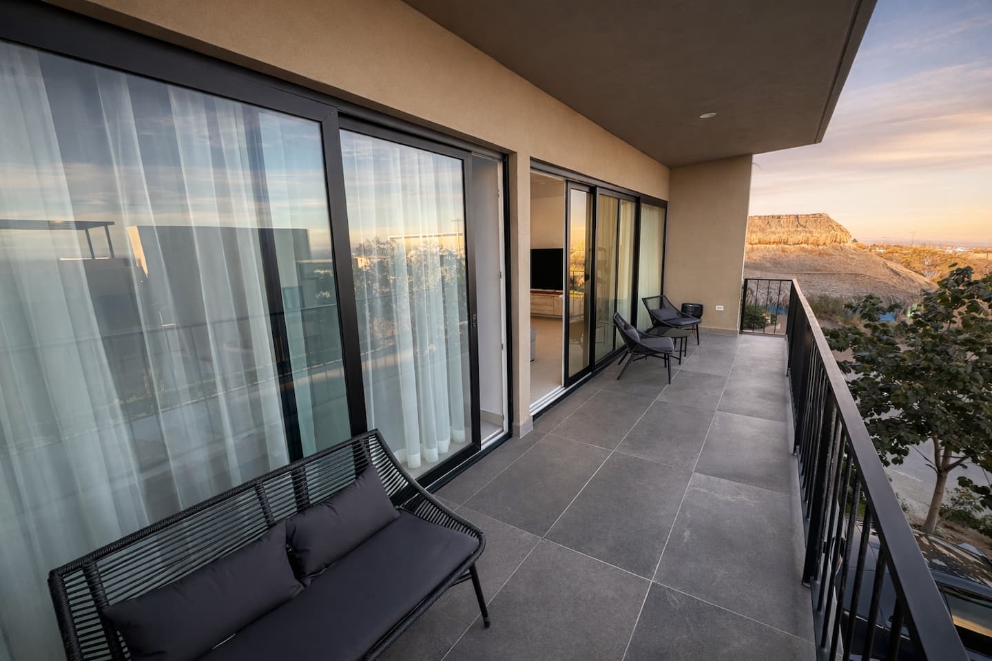 CuatroVientos 3BR | Walk to Restaurants & Cafés — photo 13
