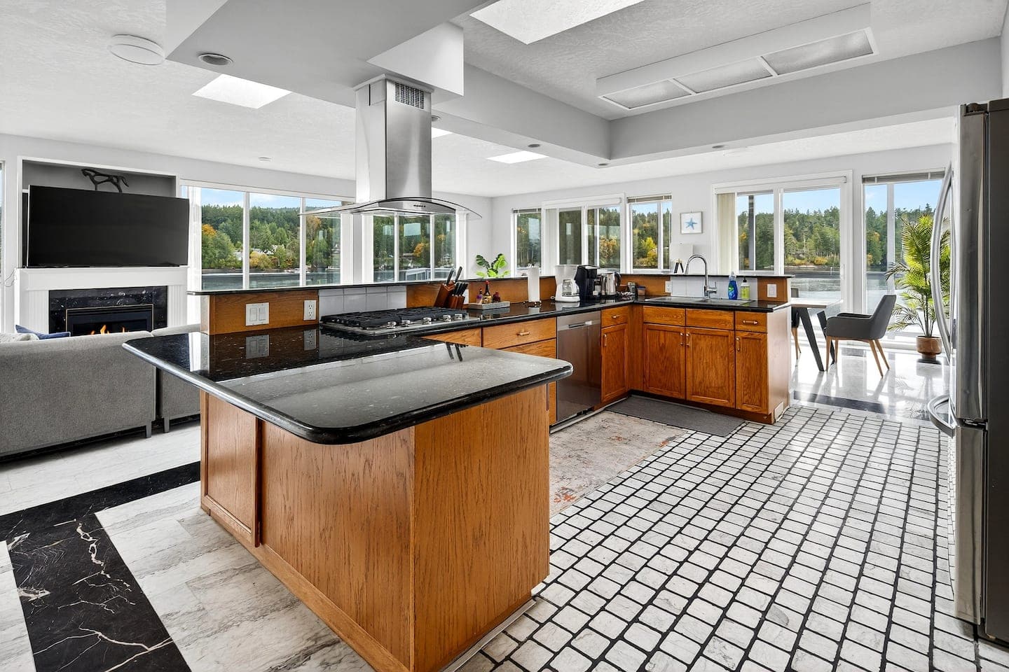 The Crow's Nest – Panoramic Oceanfront — photo 14