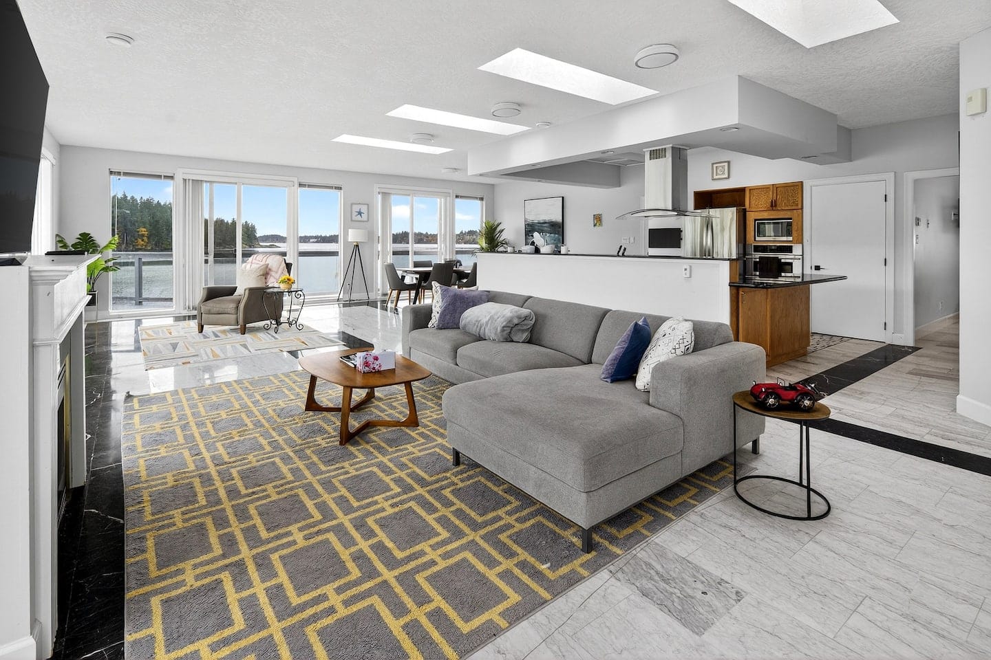 The Crow's Nest – Panoramic Oceanfront — photo 9