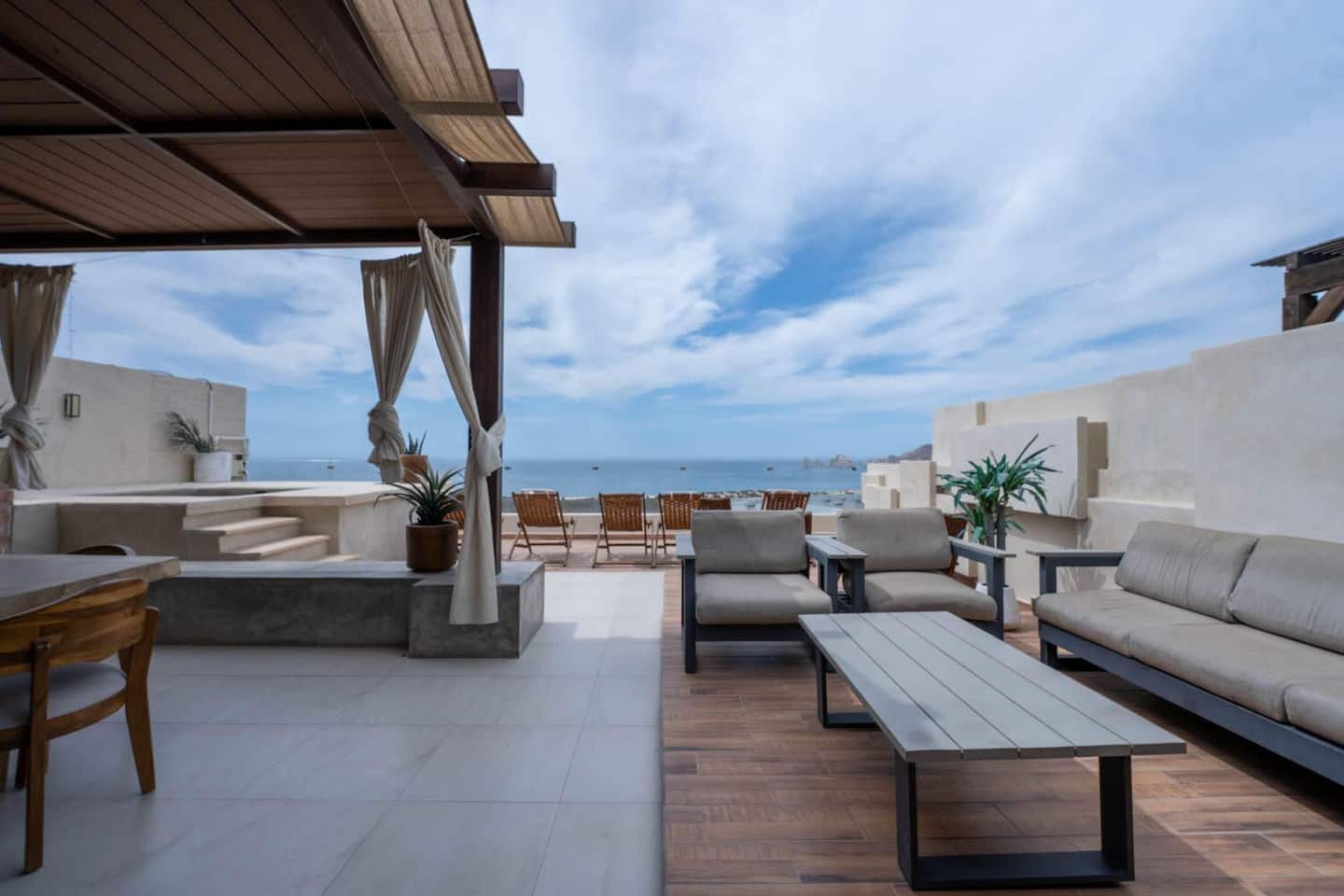 Rooftop Penthouse Above The Arch — photo 28