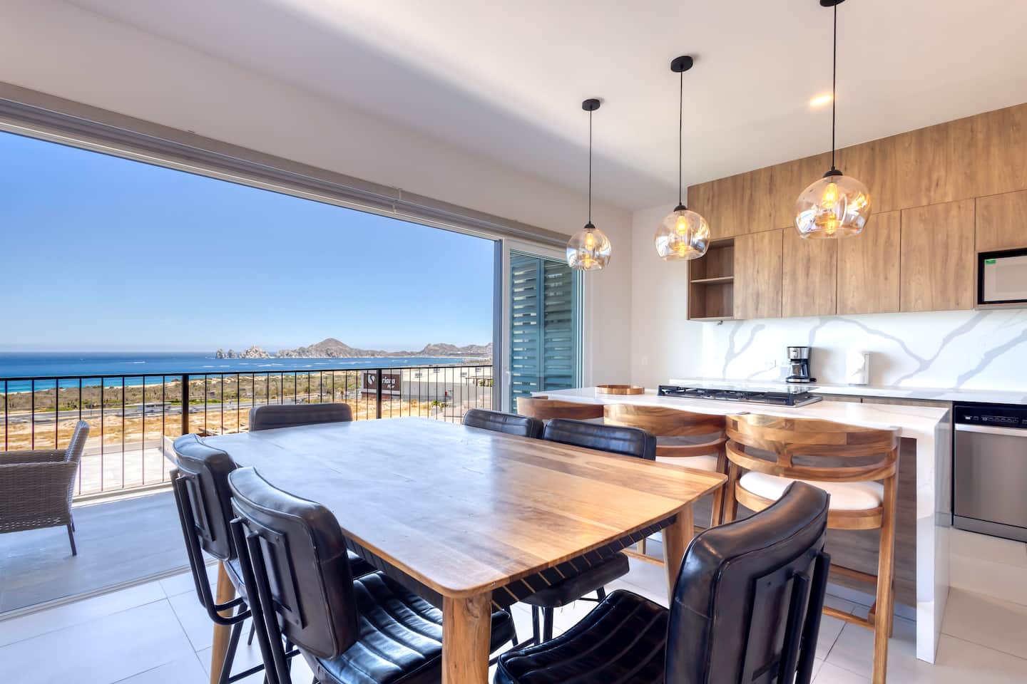 Iconic Arch Views | Modern Design — photo 11