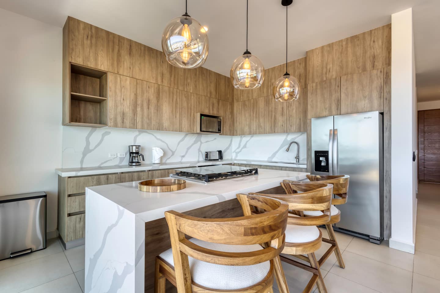 Iconic Arch Views | Modern Design — photo 8