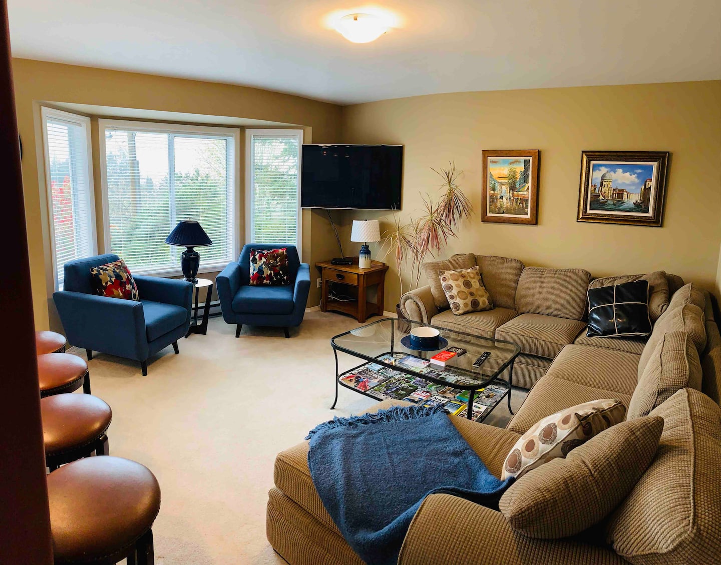 Halcyon House Tully’s Spacious 3-Bedroom — photo 2