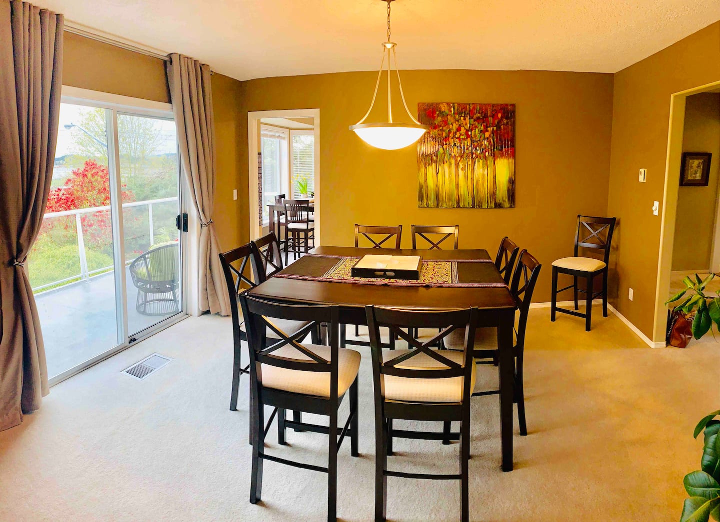 Halcyon House Tully’s Spacious 3-Bedroom — photo 12