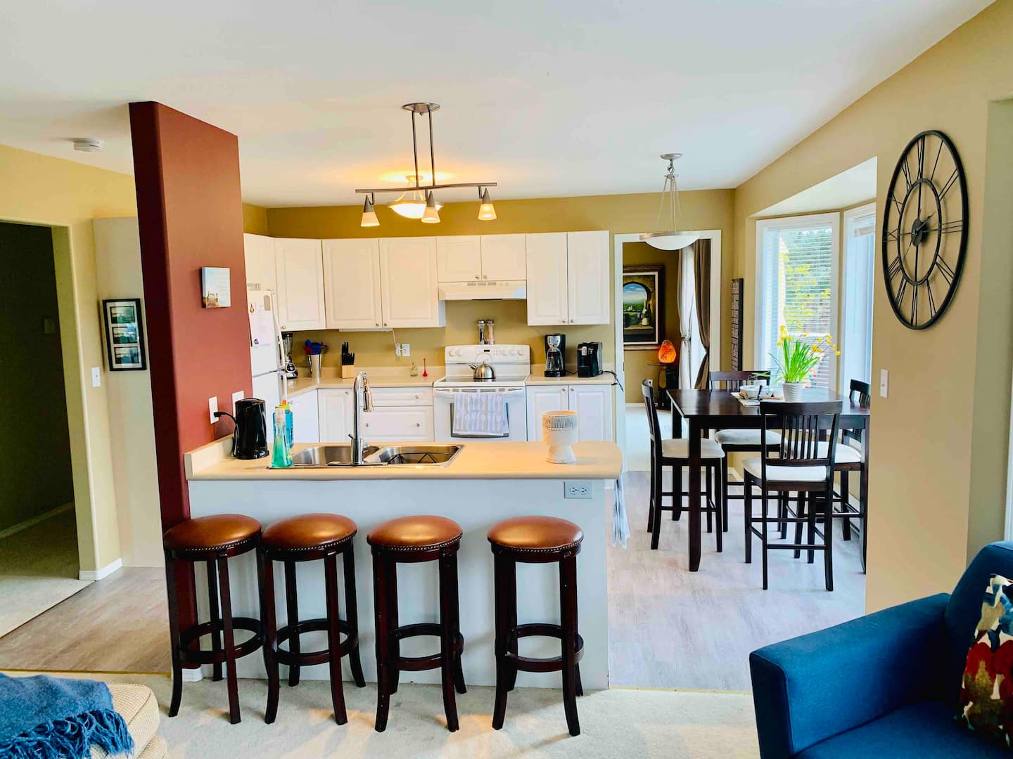 Halcyon House Tully’s Spacious 3-Bedroom — photo 3