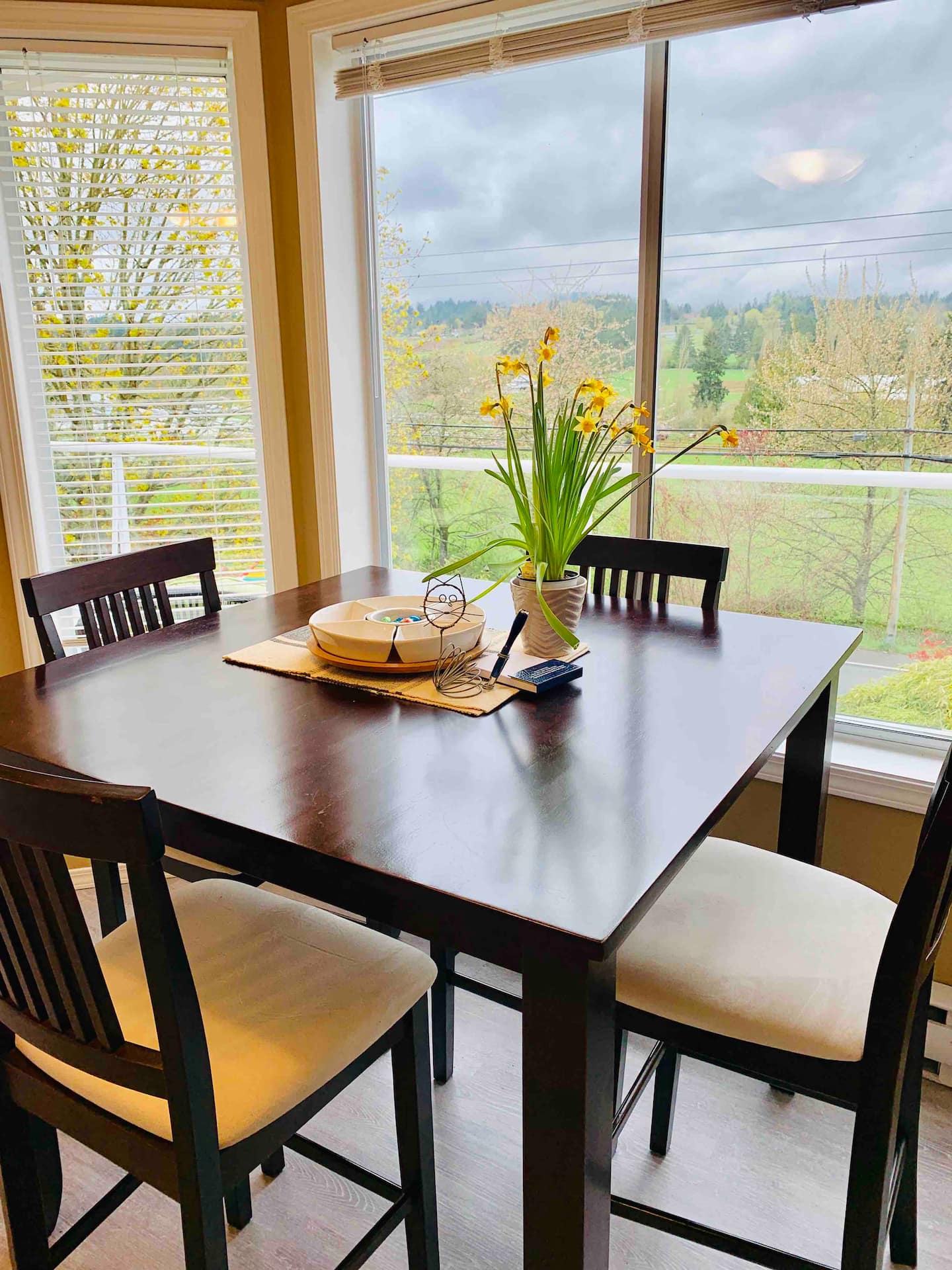 Halcyon House Tully’s Spacious 3-Bedroom — photo 6