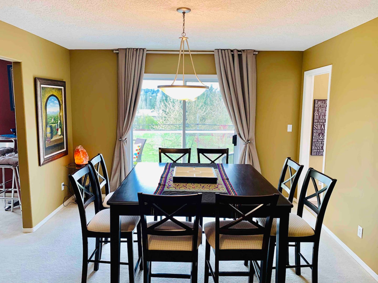 Halcyon House Tully’s Spacious 3-Bedroom — photo 8