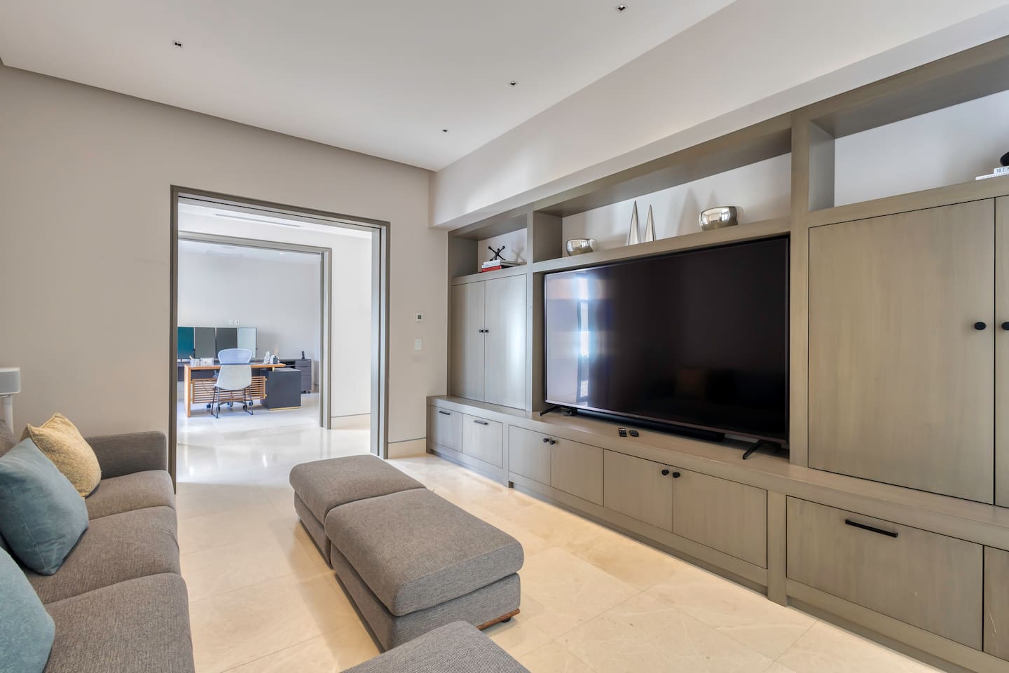Luxe Family Villa — photo 11