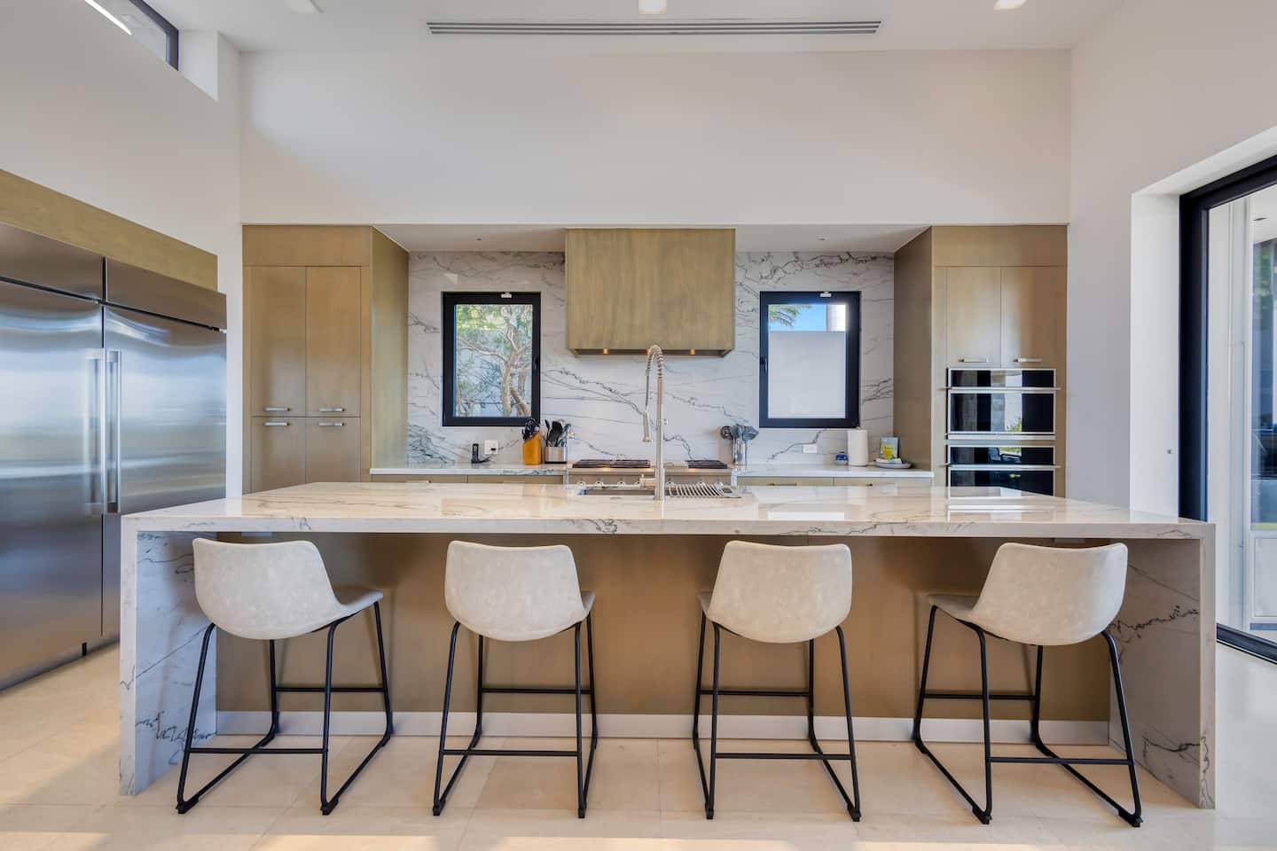 Luxe Family Villa — photo 16