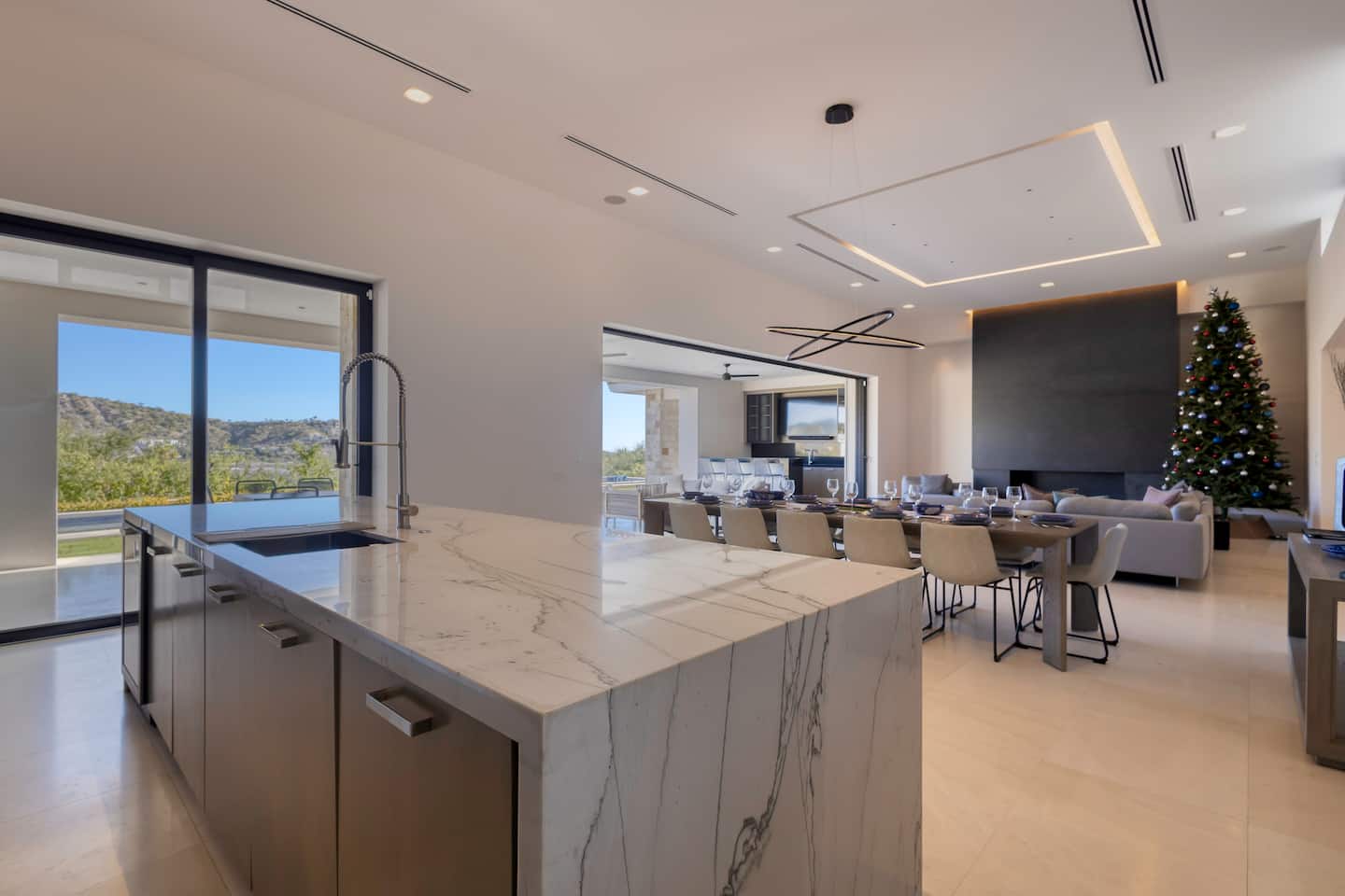 Luxe Family Villa — photo 19