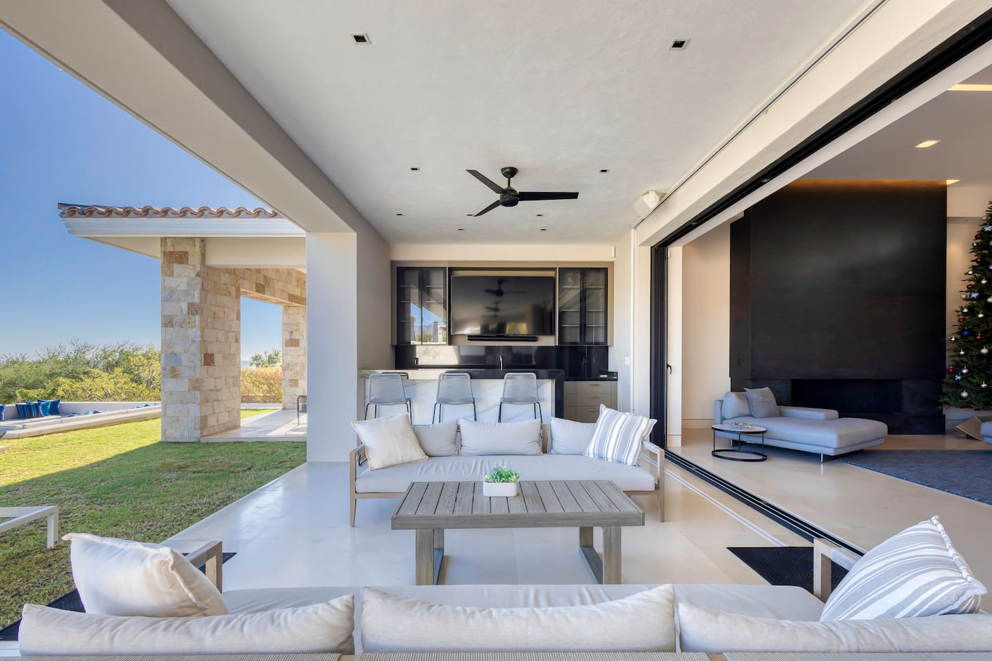 Luxe Family Villa — photo 3