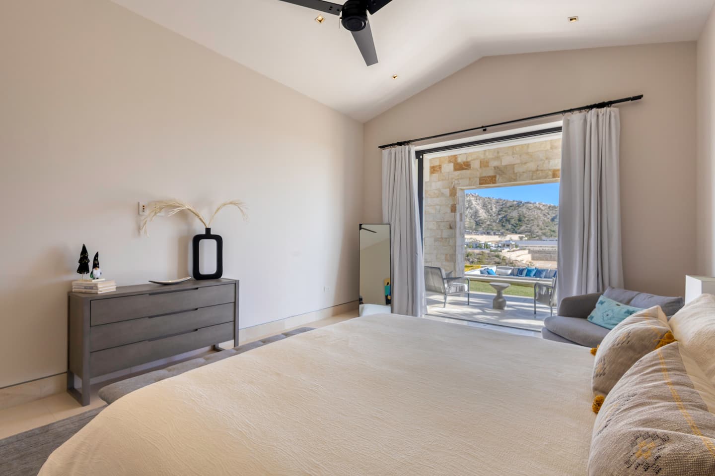 Luxe Family Villa — photo 28