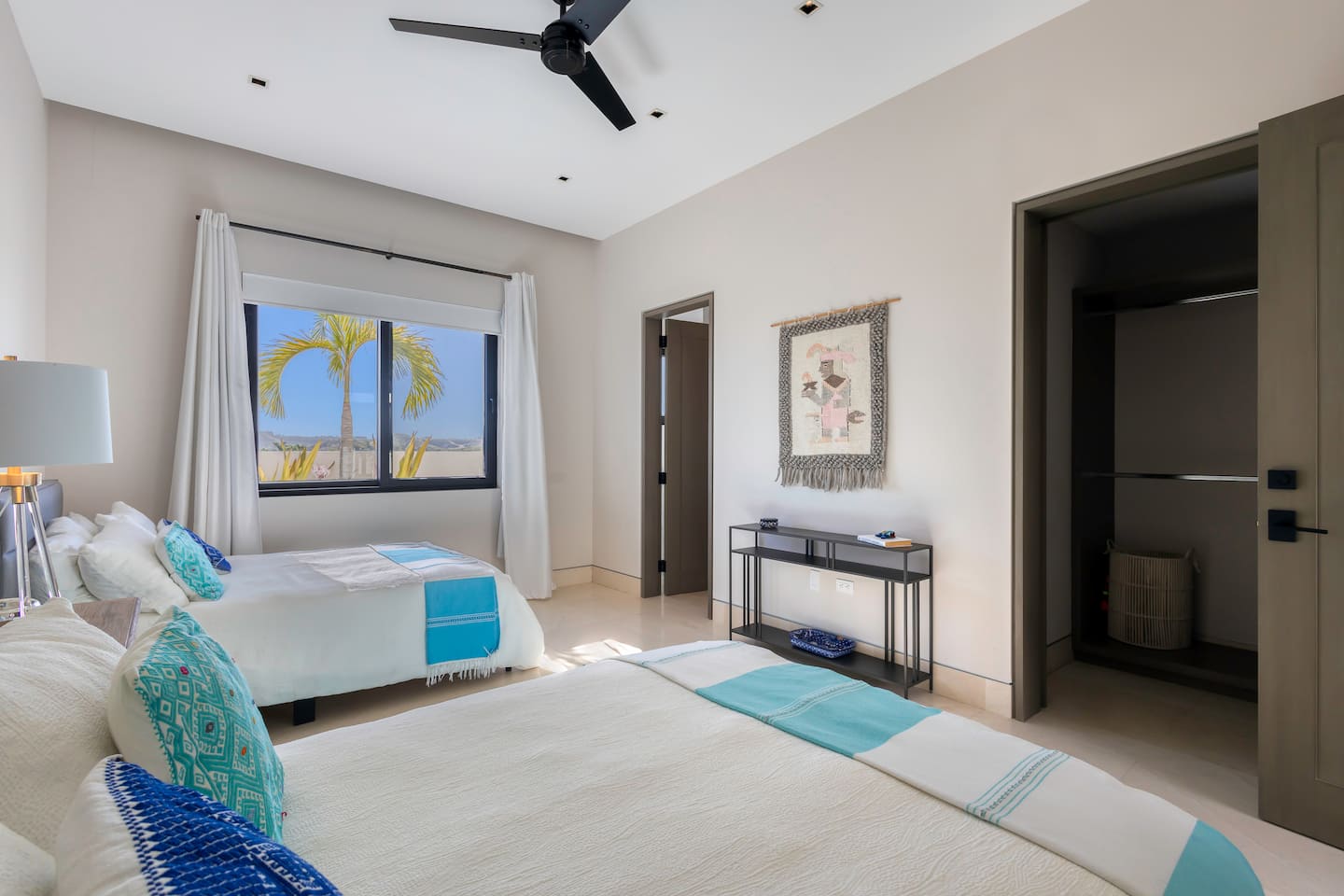 Luxe Family Villa — photo 34