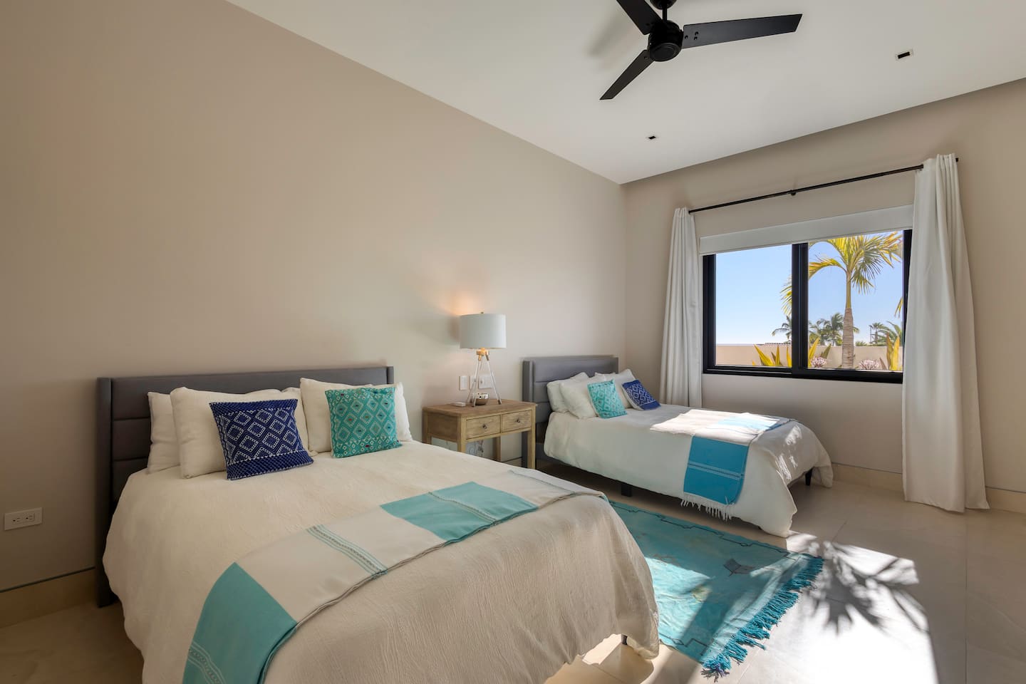 Luxe Family Villa — photo 35