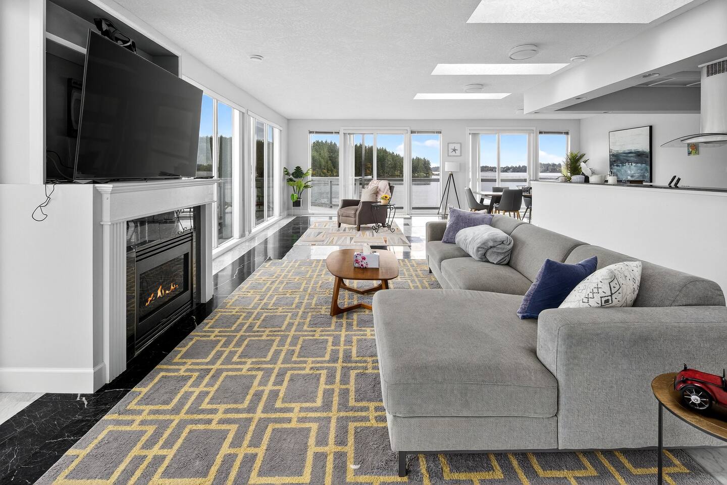 Victoria's Sea-Cret Stunning Oceanfront Home — photo 12