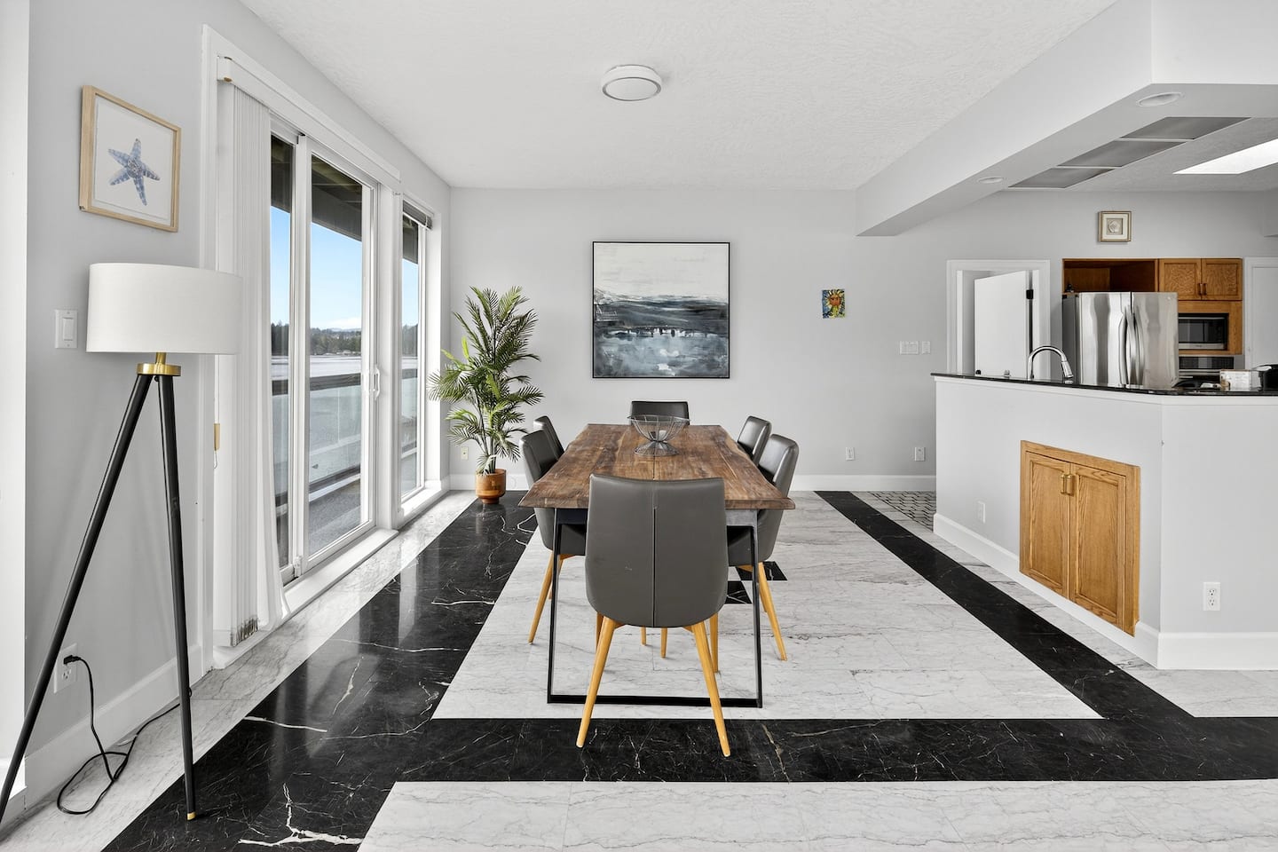 Victoria's Sea-Cret Stunning Oceanfront Home — photo 21
