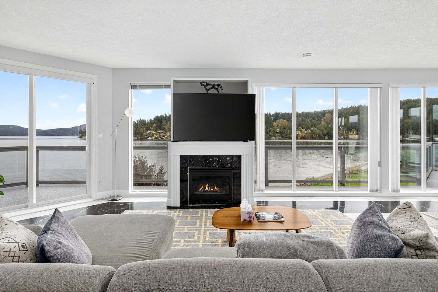 Victoria's Sea-Cret Stunning Oceanfront Home — photo 7