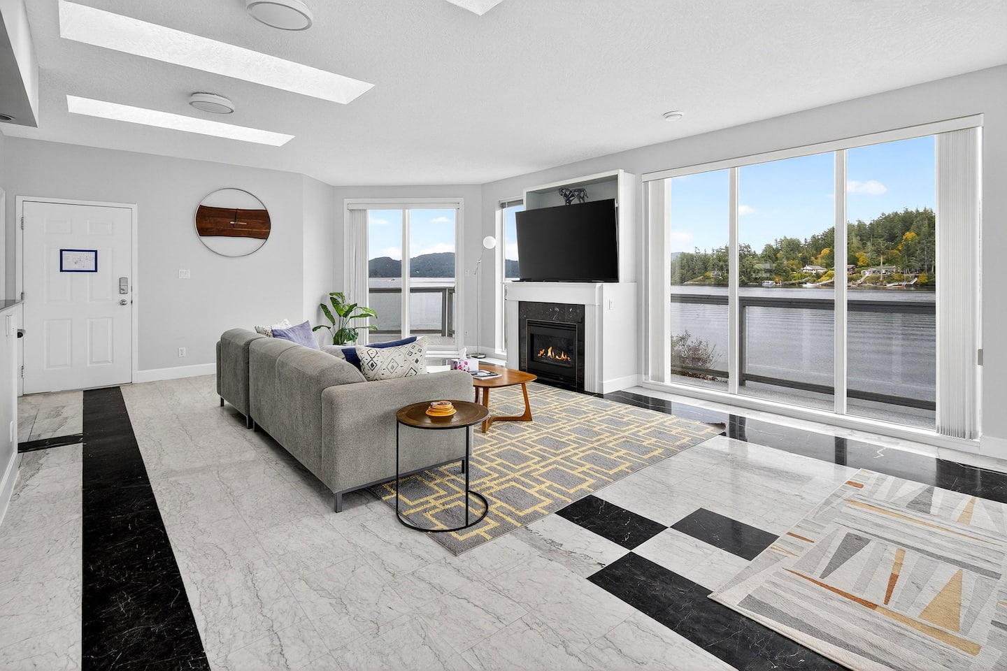 Victoria's Sea-Cret Stunning Oceanfront Home — photo 10
