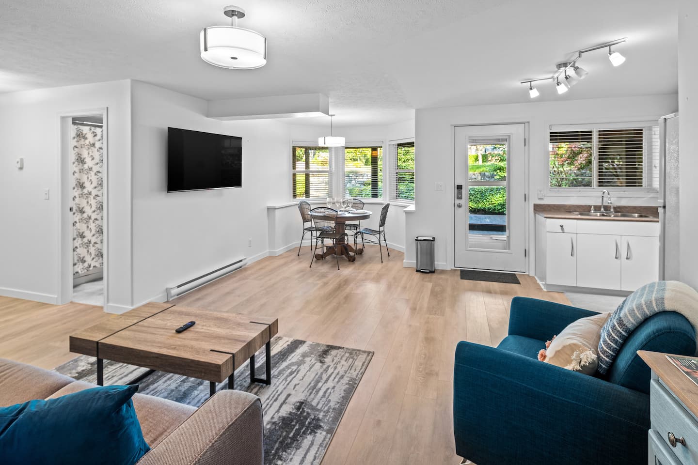 Golfside Guest-suite near YYJ — photo 3